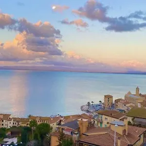 Bilocale Vista Mare Con Posto Auto Italy