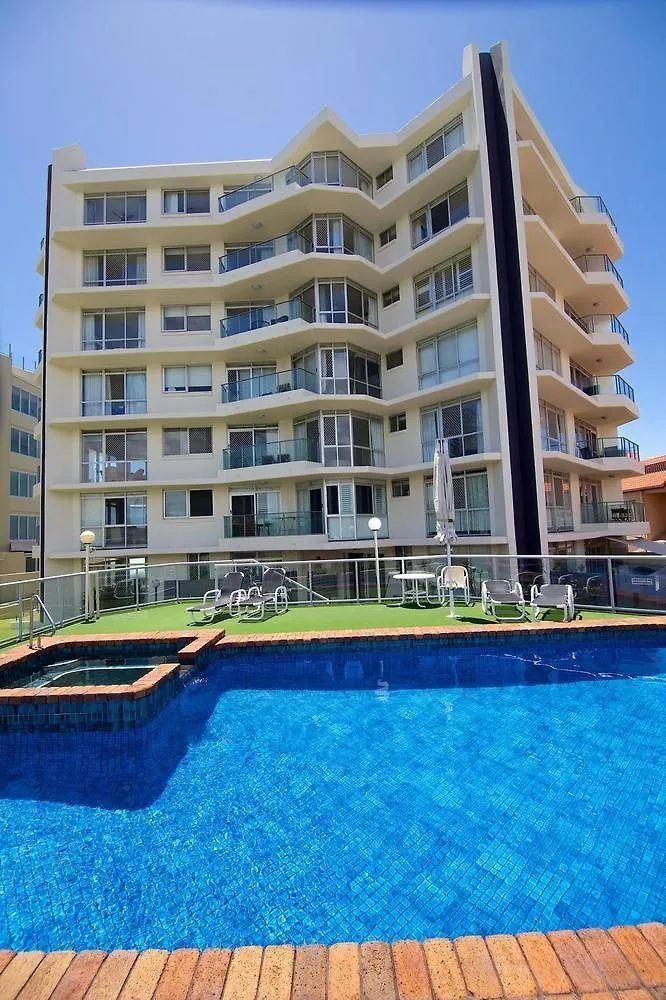 Foreshore Beachfront Apartments Gold Coast 3*,