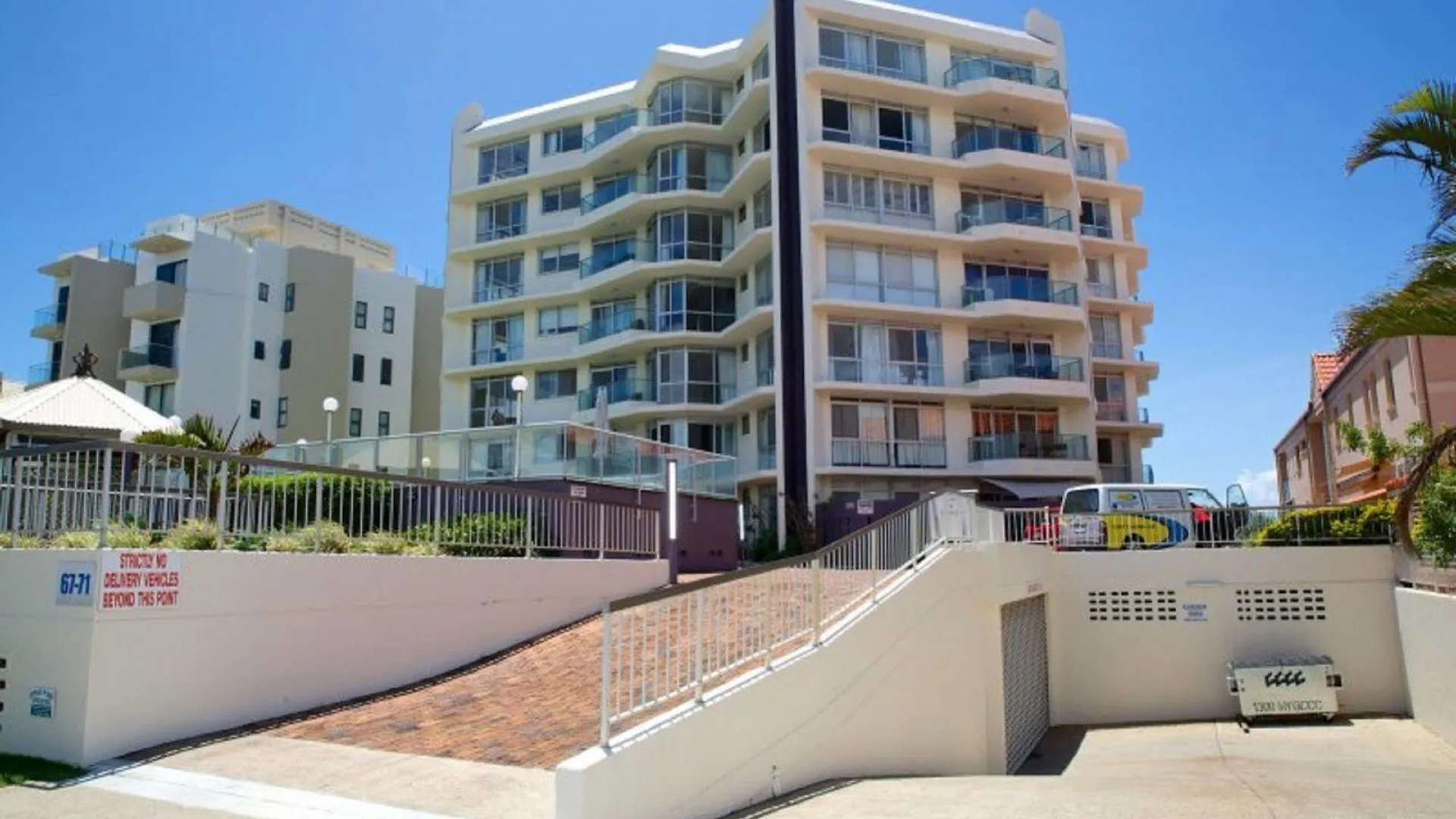 Foreshore Beachfront Apartments Gold Coast Aparthotel